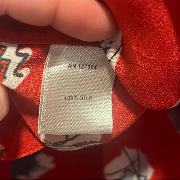 Anthropologie John Mark Silk Dog Print Tunic Playful Artistic Button Front Top - Picture 9 of 13